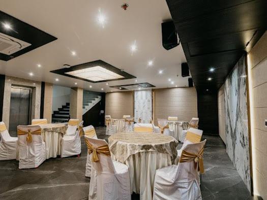 Hotel Emerald Inn 보팔 외부 사진