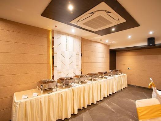Hotel Emerald Inn 보팔 외부 사진
